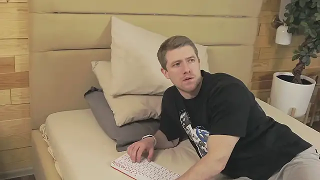 EthanPinkman online show from 11-16-25, 03:56