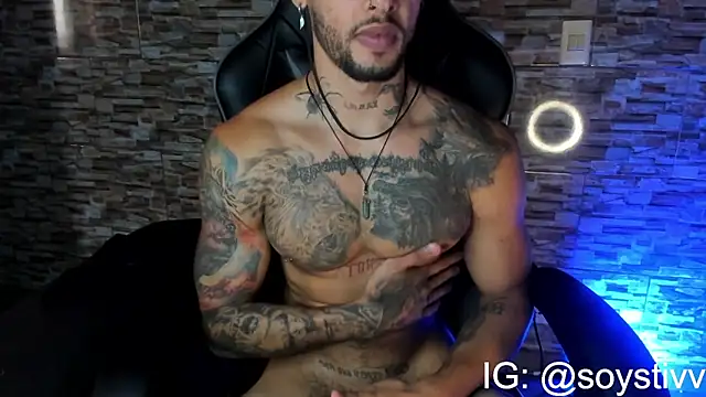 Snapshot of Seth_Owner chatting on 02-08-25, 04:57 Seth Owner online show from 02-08-25, 04:57