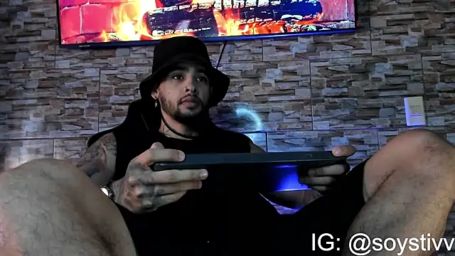 Snapshot of Seth_Owner chatting on 02-20-25, 01:40 Seth Owner online show from 02-20-25, 01:40