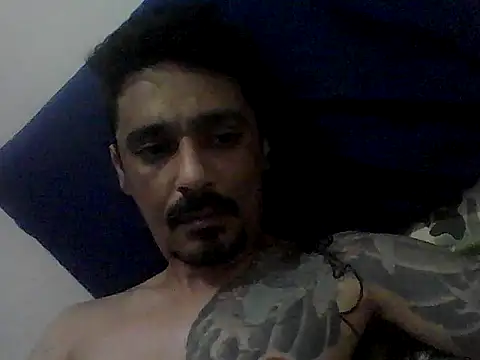 Snapshot of men1411 chatting on 06-07-26, 01:10 men1411 online show from 06-07-26, 01:10
