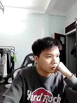 Snapshot of Kelvin_kol chatting on 12-08-24, 11:57 Kelvin kol online show from 12-08-24, 11:57