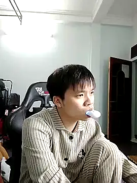 Snapshot of Kelvin_kol chatting on 12-29-24, 03:24 Kelvin kol online show from 12-29-24, 03:24