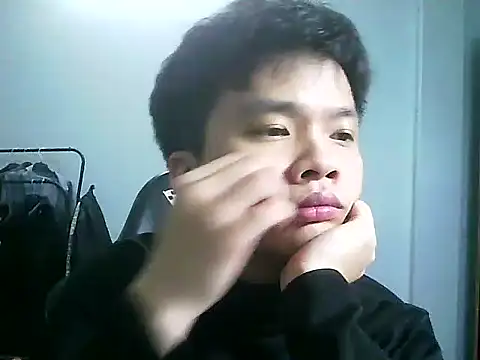 Snapshot of Kelvin_kol chatting on 03-17-25, 04:11 Kelvin kol online show from 03-17-25, 04:11