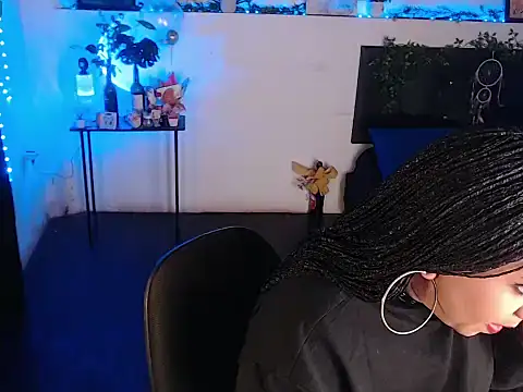 Snapshot of LiaScarlett chatting on 10-23-25, 12:26 LiaScarlett online show from 10-23-25, 12:26