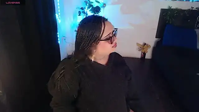 Snapshot of LiaScarlett chatting on 10-24-25, 11:12 LiaScarlett online show from 10-24-25, 11:12