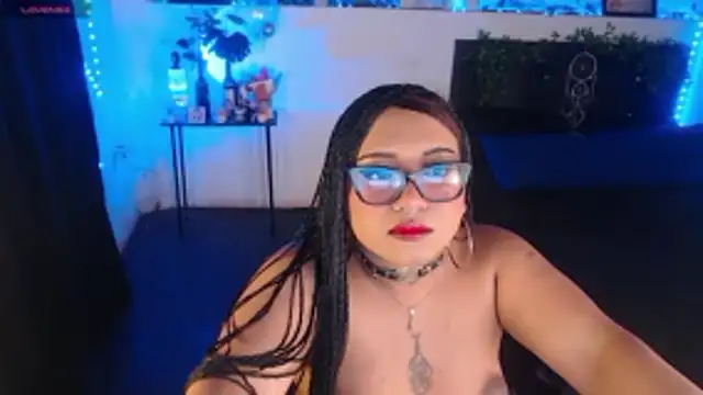 Snapshot of LiaScarlett chatting on 10-30-25, 02:46 LiaScarlett online show from 10-30-25, 02:46