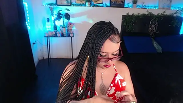 Snapshot of LiaScarlett chatting on 12-03-25, 02:59 LiaScarlett online show from 12-03-25, 02:59