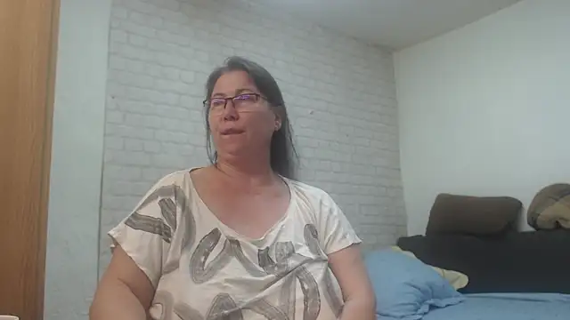 Snapshot of EmmaSquirt chatting on 02-18-26, 11:55 EmmaSquirt online show from 02-18-26, 11:55