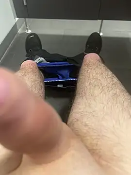 Snapshot of Drummer112 chatting on 01-12-26, 11:04 Drummer112 online show from 01-12-26, 11:04