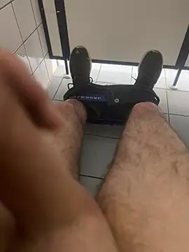 Snapshot of Drummer112 chatting on 01-13-26, 02:44 Drummer112 online show from 01-13-26, 02:44