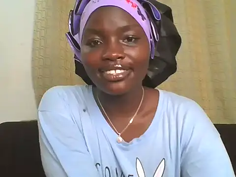 Snapshot of Mon_cherrie_ chatting on 01-08-26, 02:58 Mon cherrie online show from 01-08-26, 02:58