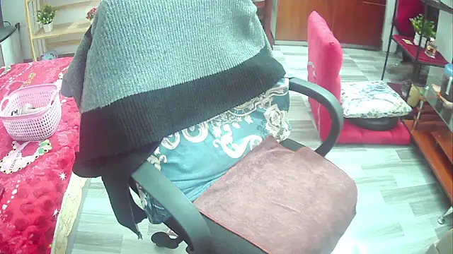 Snapshot of Miu-Le chatting on 02-26-25, 06:21 Miu-Le online show from 02-26-25, 06:21