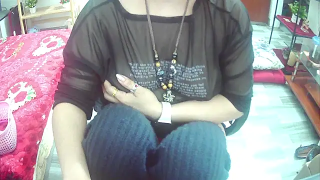 Snapshot of Miu-Le chatting on 02-28-25, 01:37 Miu-Le online show from 02-28-25, 01:37