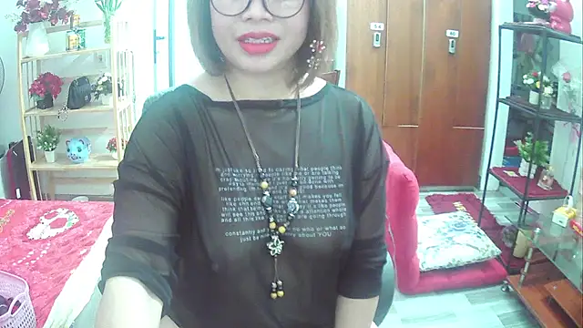 Snapshot of Miu-Le chatting on 03-06-25, 12:21 Miu-Le online show from 03-06-25, 12:21