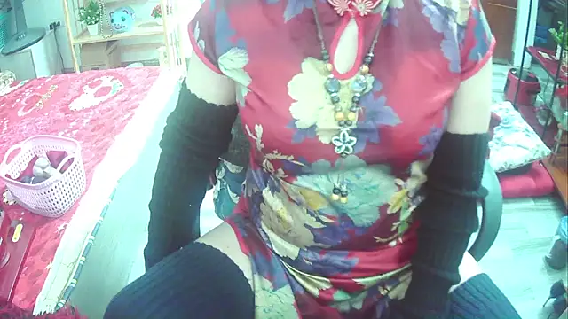 Snapshot of Miu-Le chatting on 03-08-25, 03:45 Miu-Le online show from 03-08-25, 03:45