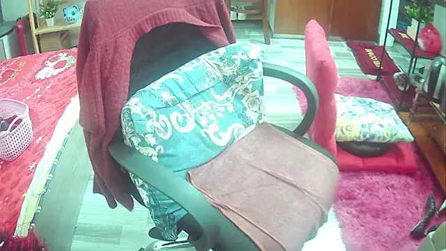 Snapshot of Miu-Le chatting on 03-16-25, 08:21 Miu-Le online show from 03-16-25, 08:21
