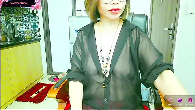 Snapshot of Miu-Le chatting on 09-16-25, 07:48 Miu-Le online show from 09-16-25, 07:48