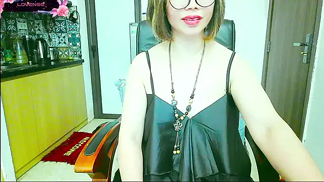 Snapshot of Miu-Le chatting on 09-30-25, 07:35 Miu-Le online show from 09-30-25, 07:35