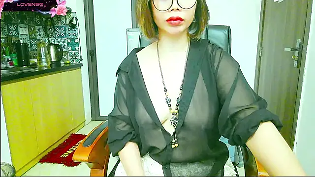 Snapshot of Miu-Le chatting on 09-30-25, 07:41 Miu-Le online show from 09-30-25, 07:41