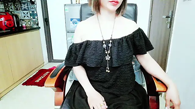 Miu-Le online show from 11-23-25, 06:57