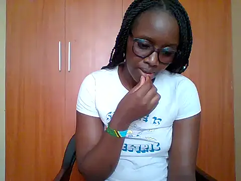 sexy darleen23 online show from 05-20-26, 12:33