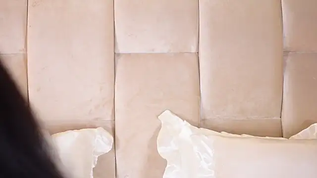 KiraKayleigh1 online show from 10-05-25, 11:13