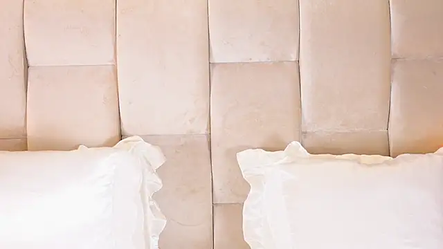 KiraKayleigh1 online show from 10-25-25, 01:46