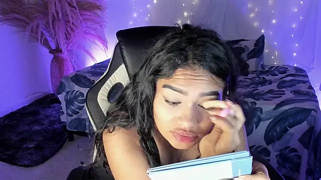 Riana Kean online show from 04-14-26, 05:24