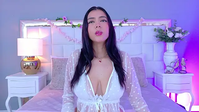 Snapshot of Julie_Bennet chatting on 10-09-25, 05:05 Julie Bennet online show from 10-09-25, 05:05