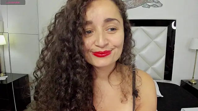 Snapshot of _luna__sweet_ chatting on 02-05-25, 09:36 luna sweet online show from 02-05-25, 09:36