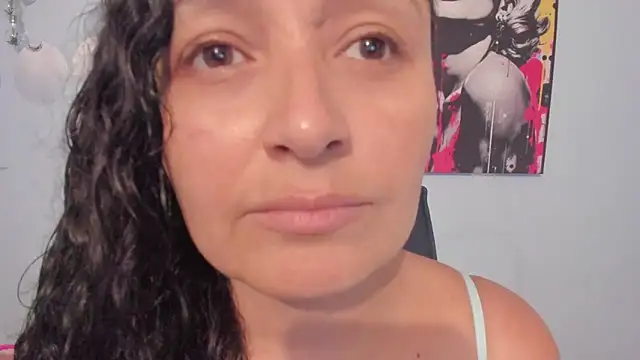 Snapshot of _luna__sweet_ chatting on 09-15-25, 02:11 luna sweet online show from 09-15-25, 02:11