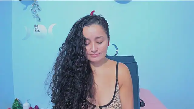  luna  sweet  online show from 12-04-25, 01:26