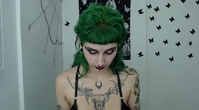 Snapshot of n0sferatus__ chatting on 12-15-24, 05:56 n0sferatus online show from 12-15-24, 05:56