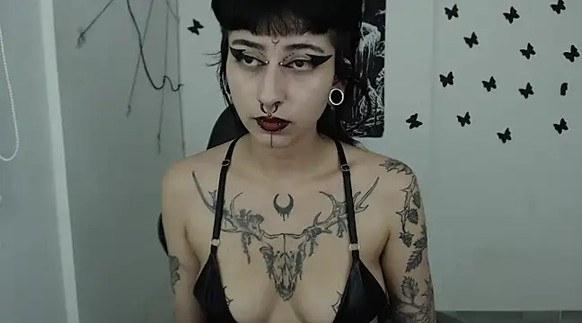 Snapshot of n0sferatus__ chatting on 02-12-25, 05:37 n0sferatus online show from 02-12-25, 05:37