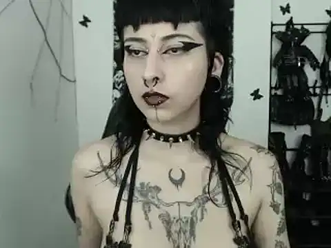 Snapshot of n0sferatus__ chatting on 10-04-25, 02:42 n0sferatus online show from 10-04-25, 02:42