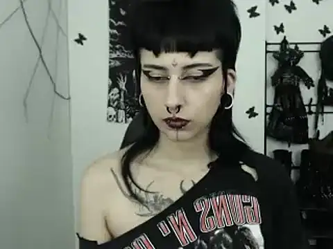 Snapshot of n0sferatus__ chatting on 10-07-25, 03:14 n0sferatus online show from 10-07-25, 03:14