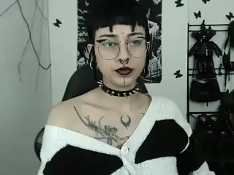 Snapshot of n0sferatus__ chatting on 10-30-25, 04:14 n0sferatus online show from 10-30-25, 04:14