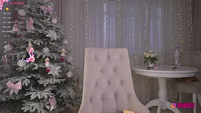 Snapshot of _Moon__Shine_ chatting on 01-10-26, 04:47 Moon Shine online show from 01-10-26, 04:47