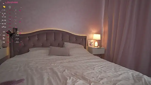 Snapshot of _Moon__Shine_ chatting on 03-30-26, 02:45 Moon Shine online show from 03-30-26, 02:45