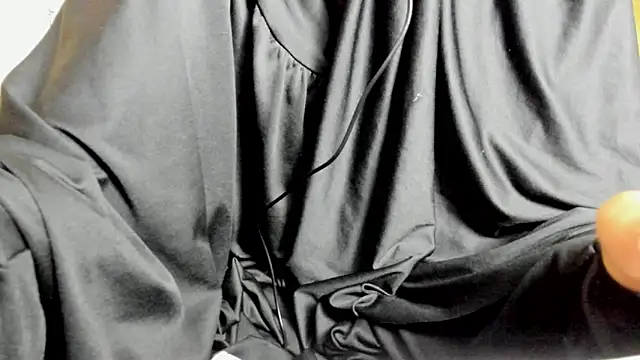 Snapshot of chaymae_nah_ chatting on 10-22-25, 06:46 chaymae nah online show from 10-22-25, 06:46