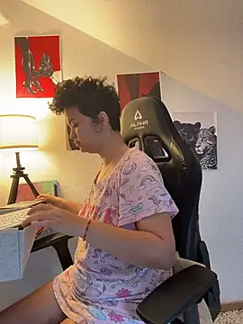 rafamarianoofc online show from 10-18-25, 09:21