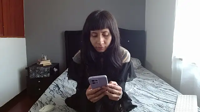 Emilia 1995 online show from 11-09-25, 03:32