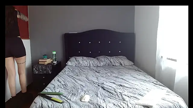 Emilia 1995 online show from 02-25-26, 04:38