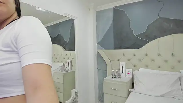 AmberGreyy  online show from 03-09-25, 12:42