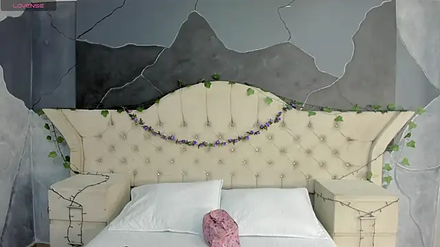 AmberGreyy  online show from 11-03-25, 06:09