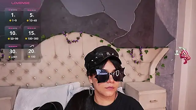 AmberGreyy  online show from 04-19-26, 01:54