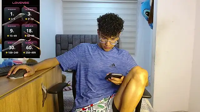 Snapshot of harrytwink18 chatting on 09-09-25, 03:11 harrytwink18 online show from 09-09-25, 03:11