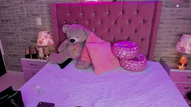 Snapshot of IsabellaBromsS chatting on 02-27-25, 08:53 IsabellaBromsS online show from 02-27-25, 08:53