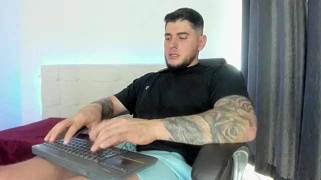 Snapshot of Teilor_Creed chatting on 02-20-26, 07:14 Teilor Creed online show from 02-20-26, 07:14