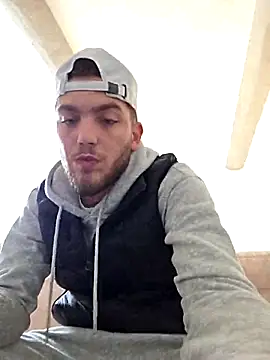 Snapshot of incr18 chatting on 02-12-26, 11:16 incr18 online show from 02-12-26, 11:16